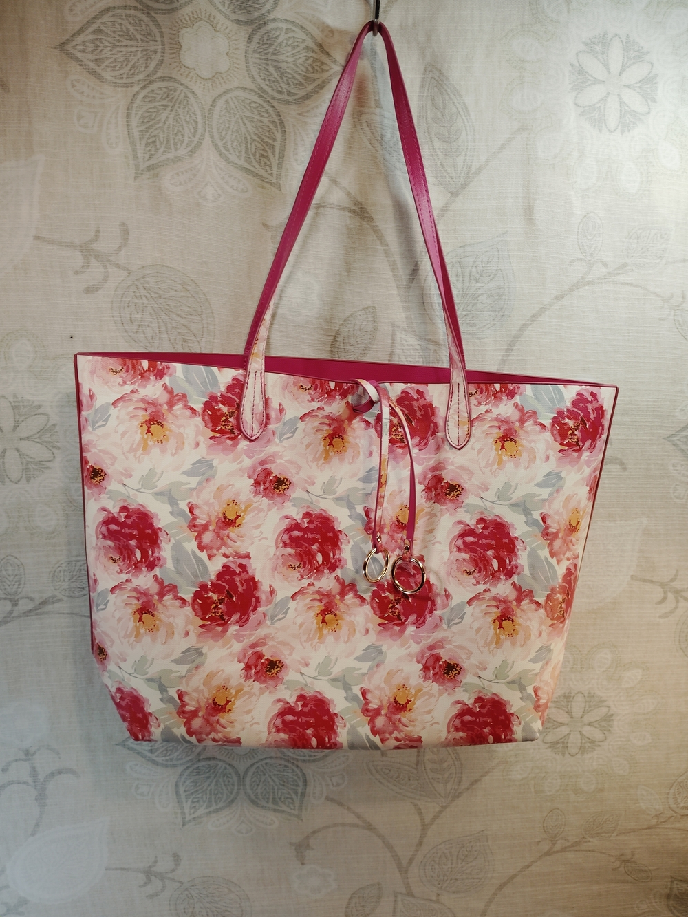 Stein Mart Reversible Floral Tote Shoulder Bag in Pink and White